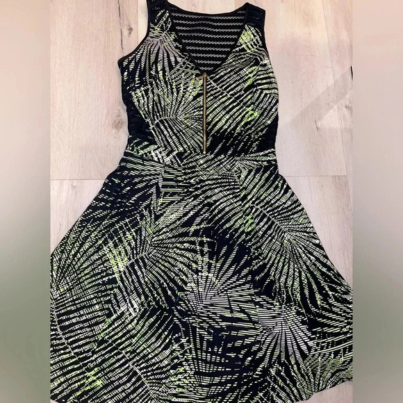 Guess Women's Palm Print A-Line Dress Multicolor Knee Length Casual size M - Picture 2 of 13